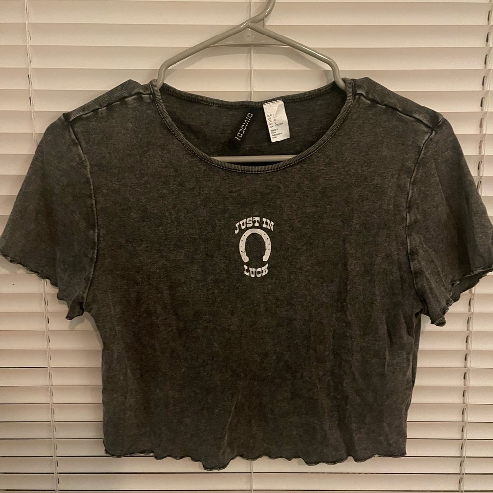 H & M charcoal gray crop top with horshoe design.  Size Large